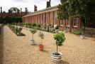 gal/Voyages/Angleterre/Hampton_Court_Palace/Pond_Garden/_thb_Hampton_Court_Pond_Garden10.jpg