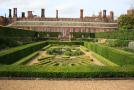 gal/Voyages/Angleterre/Hampton_Court_Palace/Pond_Garden/_thb_Hampton_Court_Pond_Garden14.jpg