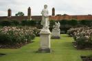gal/Voyages/Angleterre/Hampton_Court_Palace/Rose_Garden/_thb_Hampton_Court_Rose_Gardens05.jpg