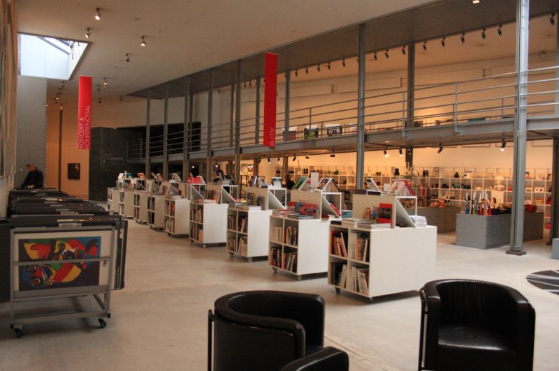 gal/Voyages/Denmark/Arken_Museum_for_Moderne_Kunst/Arken_Museum_for_Moderne_Kunst_Art38.jpg