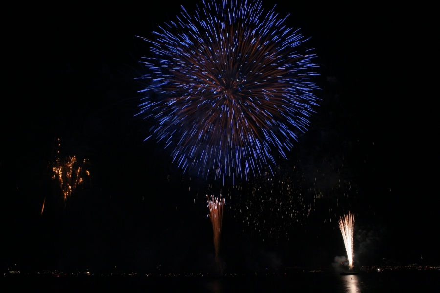 gal/Voyages/France/Cote_Azur/pyrotechnie/IMG_0832.JPG