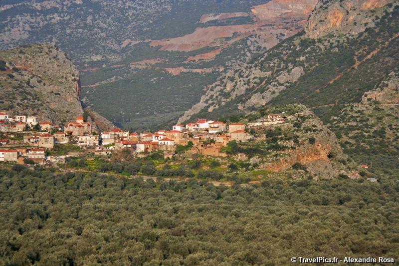 gal/Voyages/Greece/Thermopyles/Thermopyles_Elaionas_village02.jpg