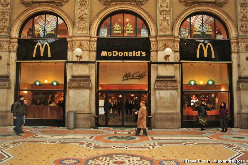 gal/Voyages/Italy/Milan/Galleria_Vittorio_Emanuele_II/Galleria__Vittorio_Emanuele_II_Milan20.jpg