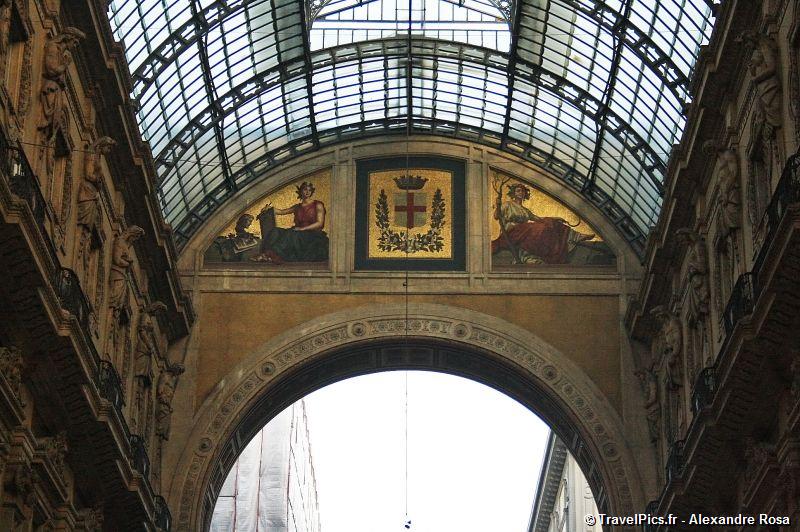 gal/Voyages/Italy/Milan/Galleria_Vittorio_Emanuele_II/Galleria__Vittorio_Emanuele_II_Milan23.jpg