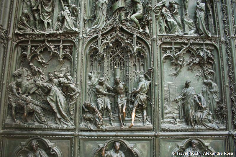 gal/Voyages/Italy/Milan/Il_Duomo/Il_Duomo_Milan_Cathedrale014.jpg