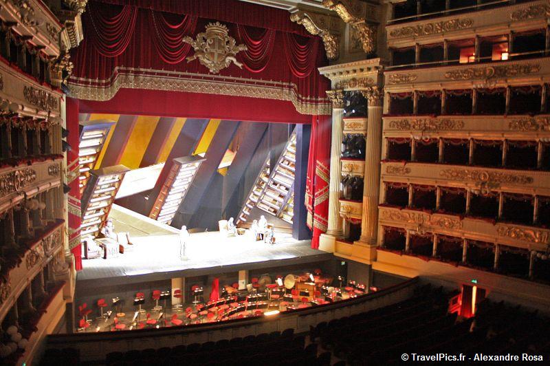 gal/Voyages/Italy/Milan/Teatro_alla_Scala/La_Scala_Opera_Milan33.jpg