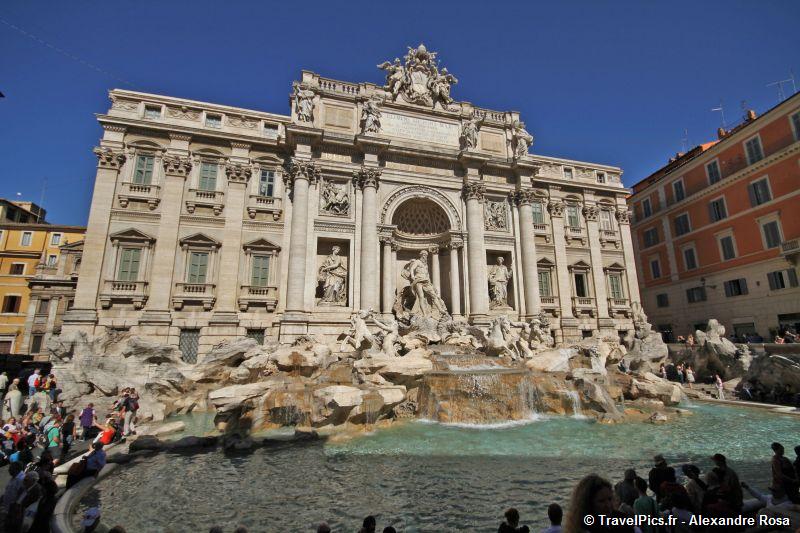 gal/Voyages/Italy/Rome/Fontaine_de_Trevi/Fontaine_de_Trevi_Rome35.jpg