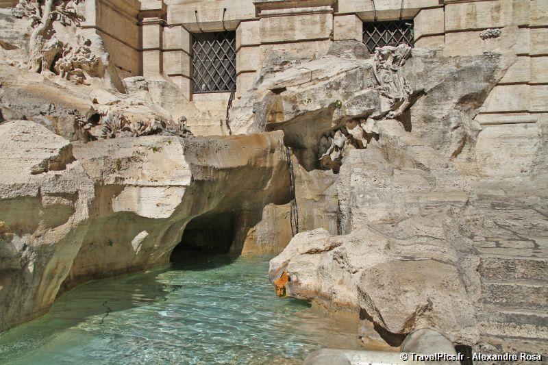 gal/Voyages/Italy/Rome/Fontaine_de_Trevi/Fontaine_de_Trevi_Rome58.jpg