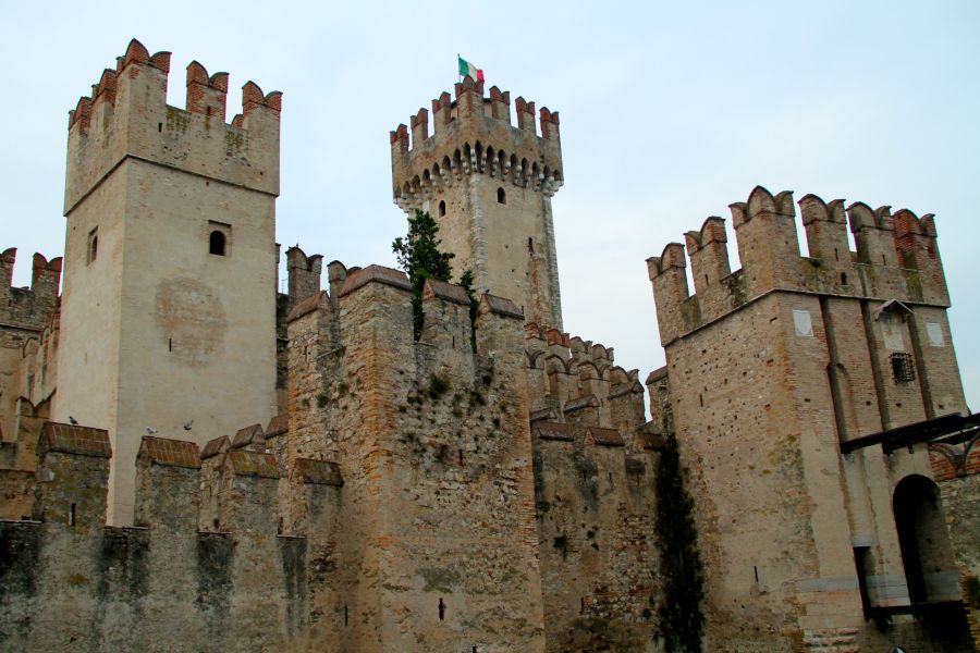 gal/Voyages/Italy/Sirmione/Castle-Scaligero-Sirmione-Italie24.jpg