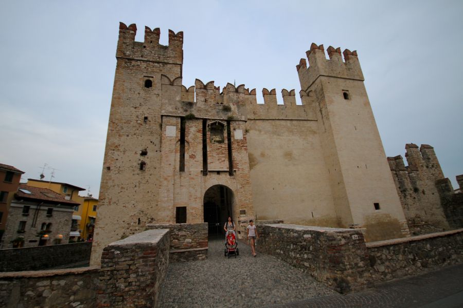 gal/Voyages/Italy/Sirmione/Castle-Scaligero-Sirmione-Italie35.jpg