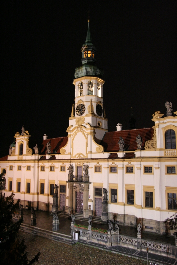 gal/Voyages/Prague_-_Czech_Republic/Notre-Dame_de_Lorette/IMG_4244.JPG