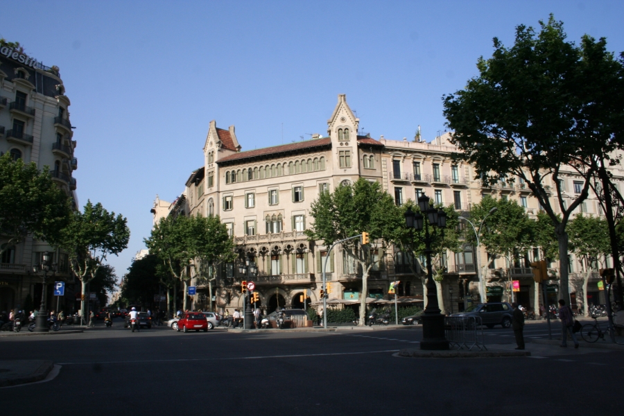 gal/Voyages/Spain/Barcelona/Passeig_de_Gracia/IMG_7936.JPG