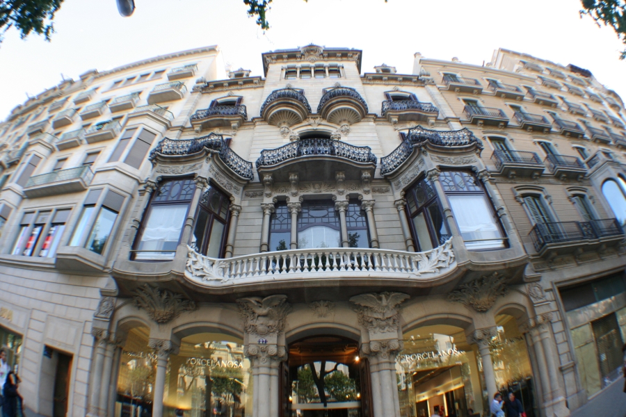 gal/Voyages/Spain/Barcelona/Passeig_de_Gracia/IMG_7989.JPG