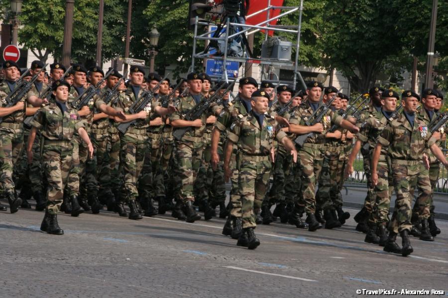 gal/evenements/14_Juillet_-_Defile_Militaire/IMG_6449.JPG