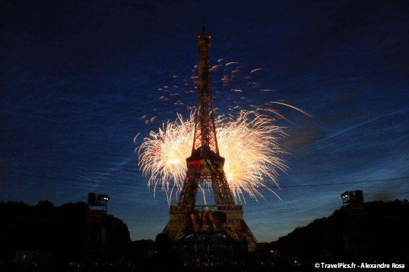 gal/evenements/14_Juillet_-_Feux_Artifices/14_Juillet_2009_Feux_Artifices_Tour_Eiffel032.jpg