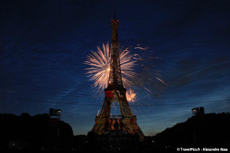 gal/evenements/14_Juillet_-_Feux_Artifices/14_Juillet_2009_Feux_Artifices_Tour_Eiffel033.jpg