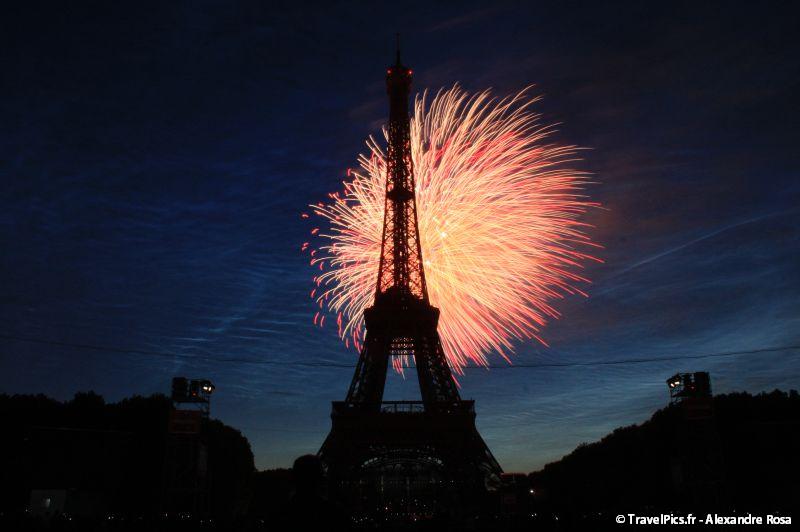 gal/evenements/14_Juillet_-_Feux_Artifices/14_Juillet_2009_Feux_Artifices_Tour_Eiffel038.jpg