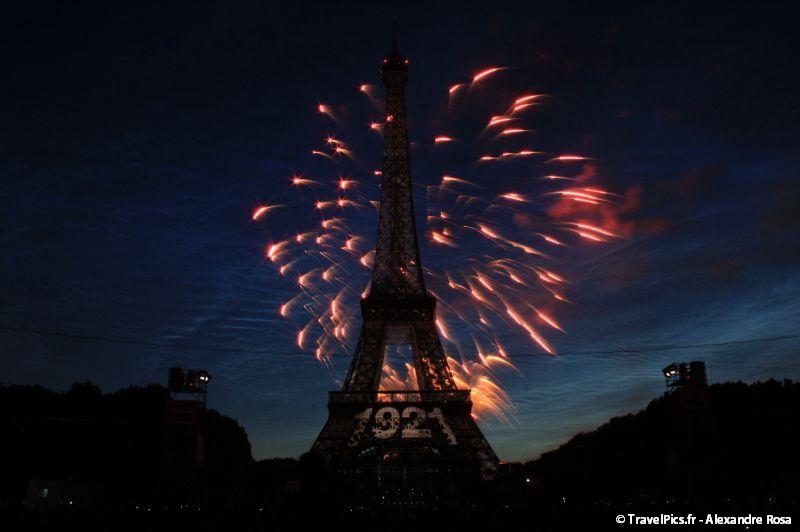 gal/evenements/14_Juillet_-_Feux_Artifices/14_Juillet_2009_Feux_Artifices_Tour_Eiffel046.jpg