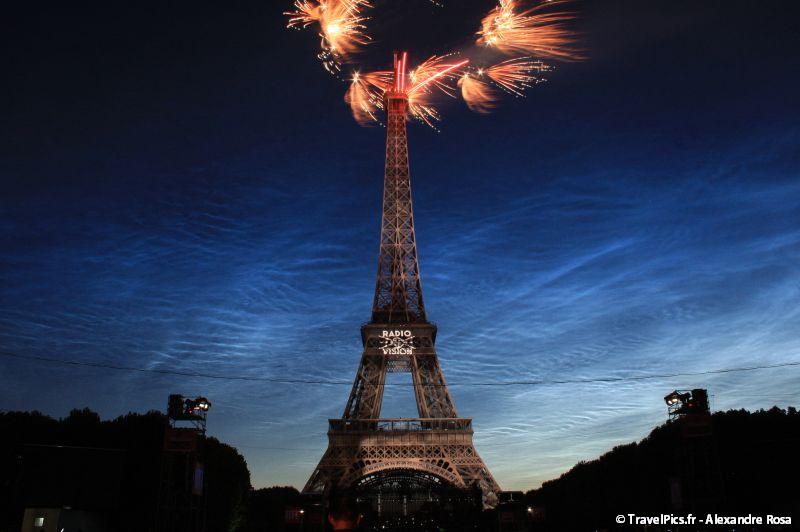 gal/evenements/14_Juillet_-_Feux_Artifices/14_Juillet_2009_Feux_Artifices_Tour_Eiffel069.jpg