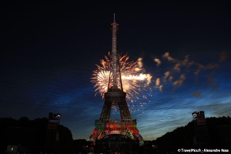 gal/evenements/14_Juillet_-_Feux_Artifices/14_Juillet_2009_Feux_Artifices_Tour_Eiffel087.jpg
