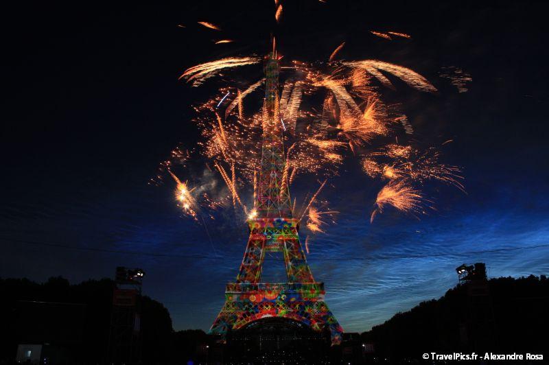 gal/evenements/14_Juillet_-_Feux_Artifices/14_Juillet_2009_Feux_Artifices_Tour_Eiffel092.jpg