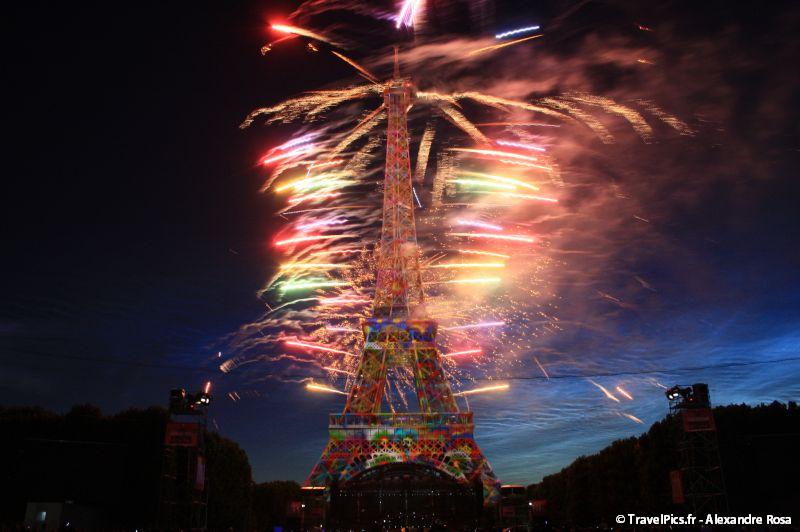 gal/evenements/14_Juillet_-_Feux_Artifices/14_Juillet_2009_Feux_Artifices_Tour_Eiffel094.jpg