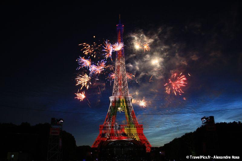 gal/evenements/14_Juillet_-_Feux_Artifices/14_Juillet_2009_Feux_Artifices_Tour_Eiffel102.jpg