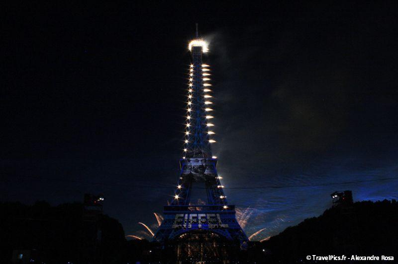 gal/evenements/14_Juillet_-_Feux_Artifices/14_Juillet_2009_Feux_Artifices_Tour_Eiffel114.jpg