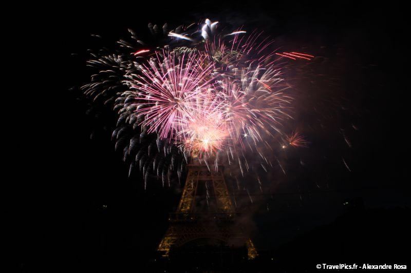 gal/evenements/14_Juillet_-_Feux_Artifices/14_Juillet_2009_Feux_Artifices_Tour_Eiffel131.jpg