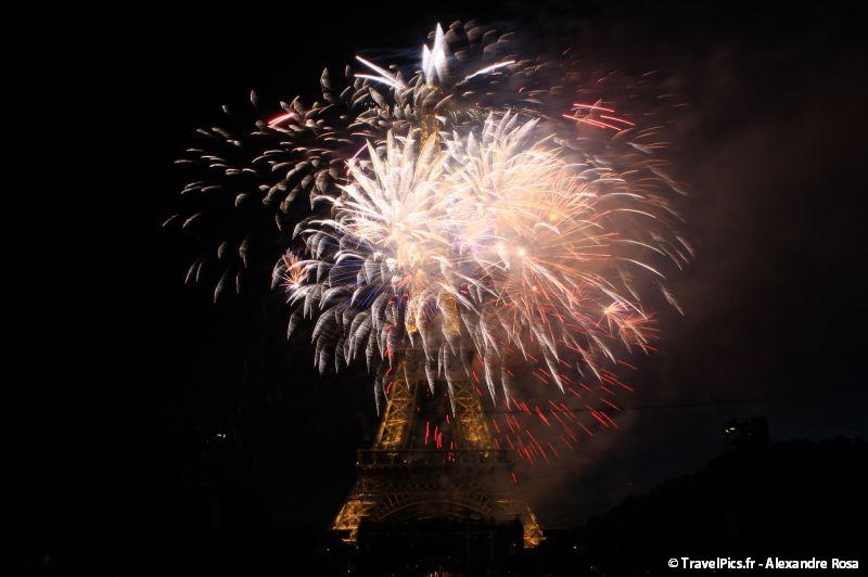 gal/evenements/14_Juillet_-_Feux_Artifices/14_Juillet_2009_Feux_Artifices_Tour_Eiffel133.jpg