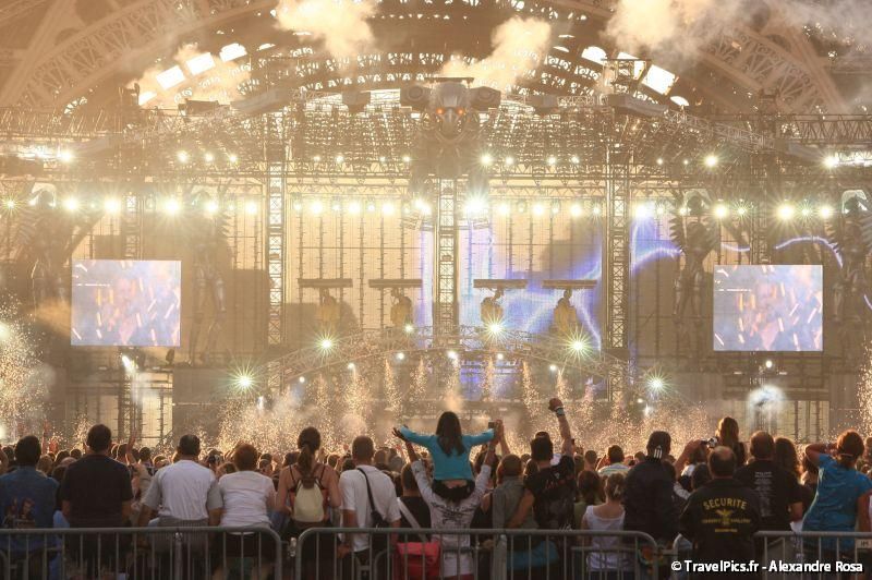 gal/evenements/14_Juillet_-_Feux_Artifices/Concert_Johnny_Hallyday/Johnny_Hallyday_Concert_14_Juillet_2009_Tour_Eiffel132.jpg