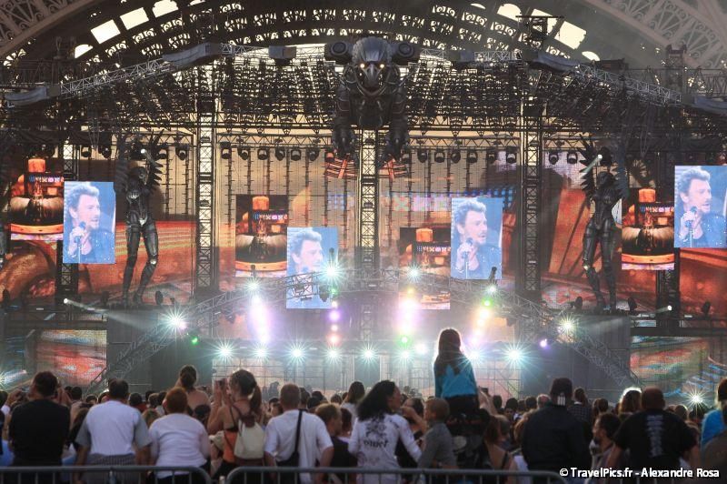 gal/evenements/14_Juillet_-_Feux_Artifices/Concert_Johnny_Hallyday/Johnny_Hallyday_Concert_14_Juillet_2009_Tour_Eiffel192.jpg