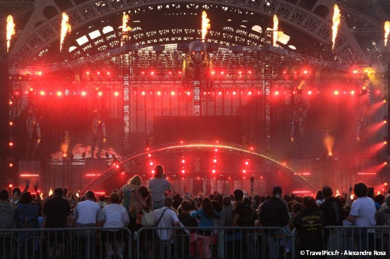 gal/evenements/14_Juillet_-_Feux_Artifices/Concert_Johnny_Hallyday/Johnny_Hallyday_Concert_14_Juillet_2009_Tour_Eiffel300.jpg