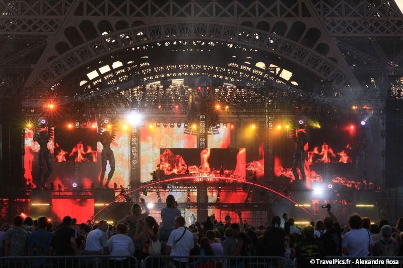 gal/evenements/14_Juillet_-_Feux_Artifices/Concert_Johnny_Hallyday/Johnny_Hallyday_Concert_14_Juillet_2009_Tour_Eiffel311.jpg