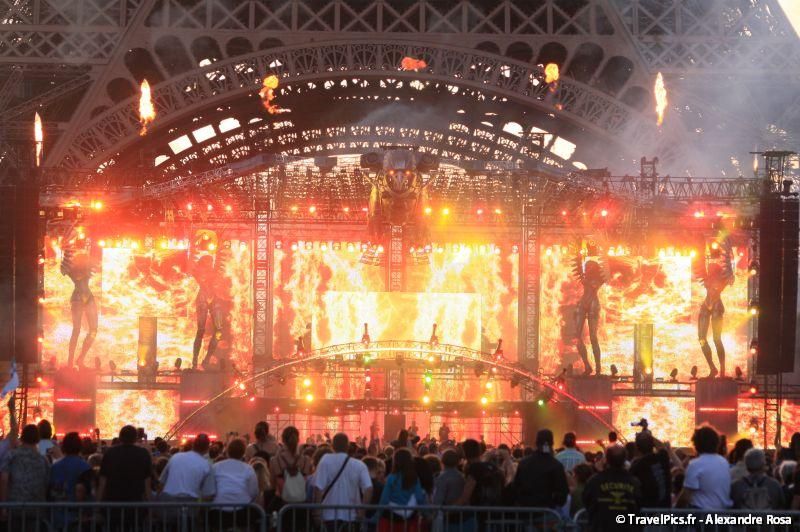 gal/evenements/14_Juillet_-_Feux_Artifices/Concert_Johnny_Hallyday/Johnny_Hallyday_Concert_14_Juillet_2009_Tour_Eiffel315.jpg