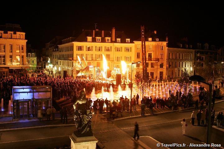 gal/evenements/Chartres_-_Fete_de_la_Lumiere/Chartres_2010_Fete_de_la_Lumiere012.jpg