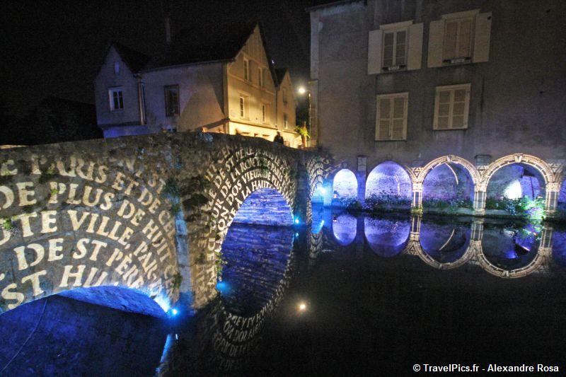 gal/evenements/Chartres_-_Fete_de_la_Lumiere/Chartres_2010_Fete_de_la_Lumiere141.jpg