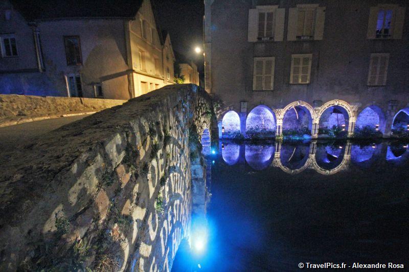 gal/evenements/Chartres_-_Fete_de_la_Lumiere/Chartres_2010_Fete_de_la_Lumiere148.jpg