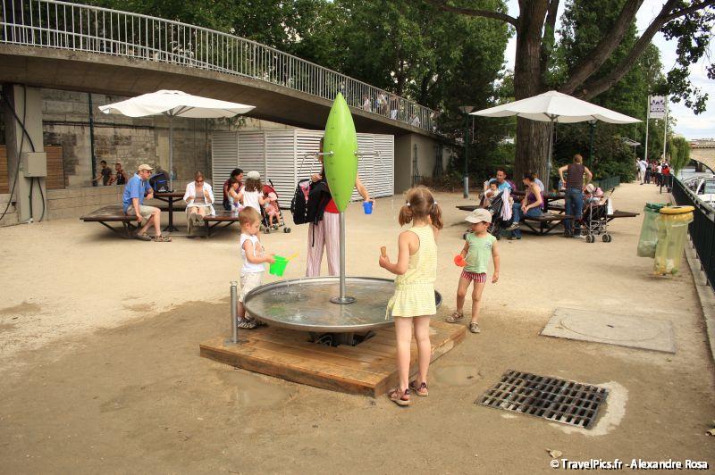 gal/evenements/Paris_Plage/Paris_Plage_2009_Quais_de_Seine157.jpg