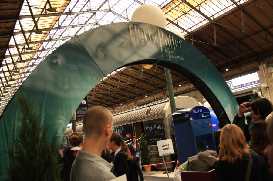 gal/evenements/Train_Harry_Potter_-_Gare_du_Nord_2009/Train_Harry_Potter_Paris_Prince_Sang_Mele139.jpg